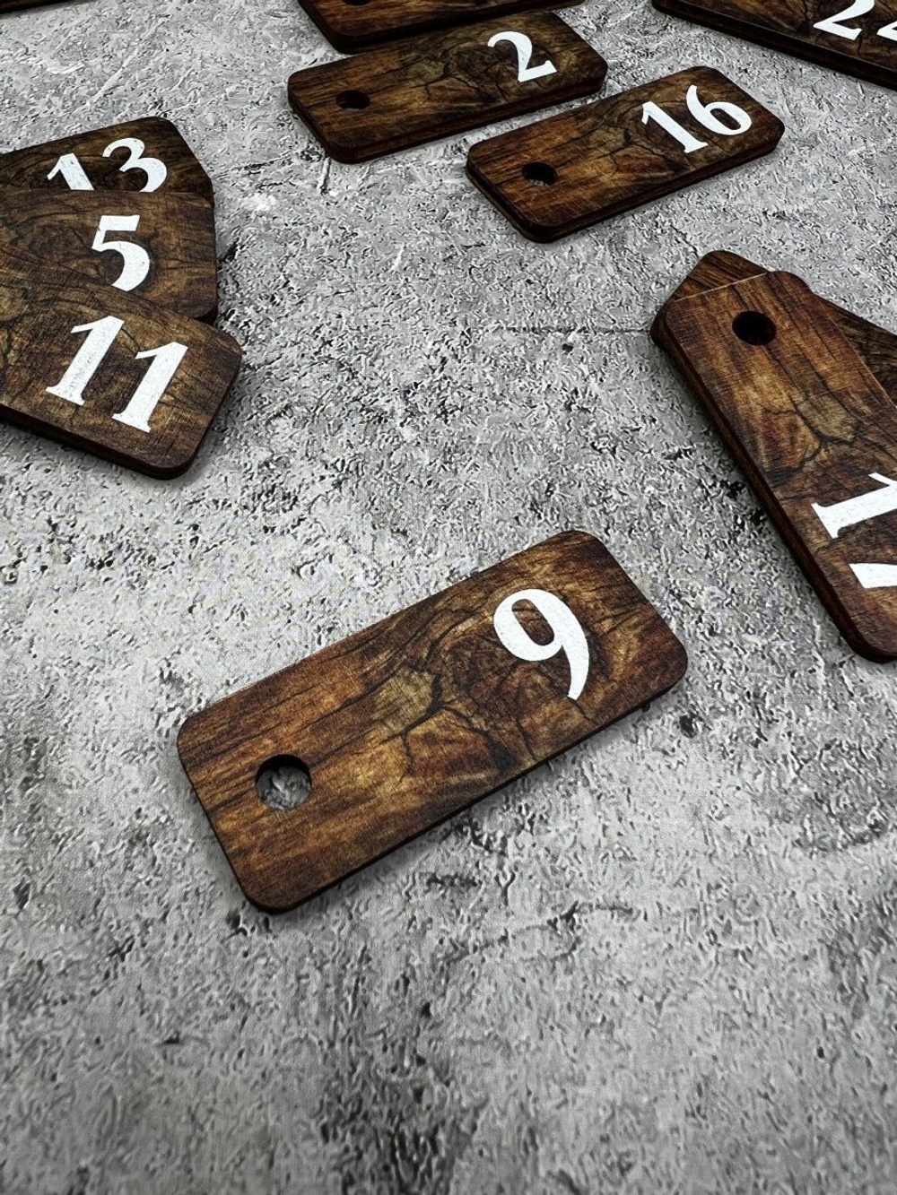 Номерки для ключей деревянные 2х5см