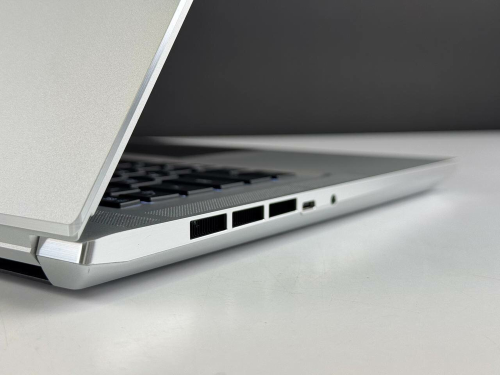 Ноутбук Gigabyte Aero 16 (RP86XE5) (Intel Core i7-12700H/16Gb/1Tb SSD/Nvidia RTX3070Ti/16' 4K+ OLED/Win11)