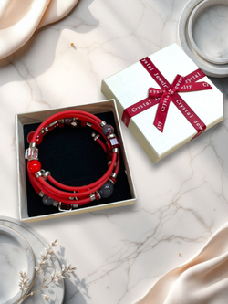 Браслет с бусинами гибкий красный