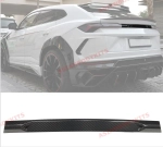 Карбоновая панель между задними фарами для Lamborghini Urus 2018+ Ламборгини Урус