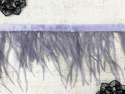 Кант с пером страуса, ш. 9 см, серо-сиреневый