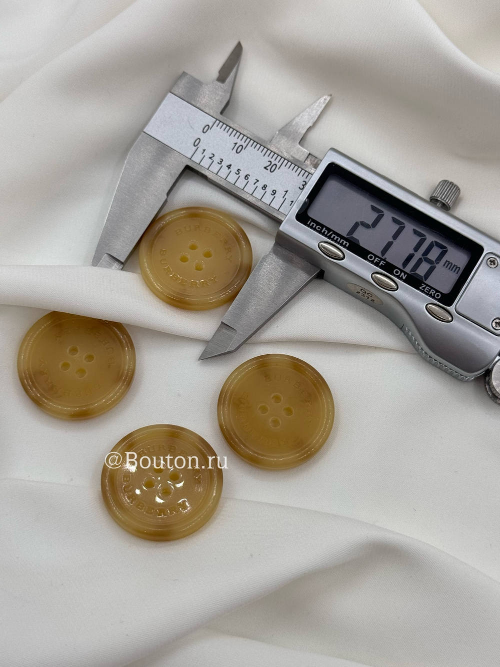 Пуговицы Барб. светлые (бежевые)