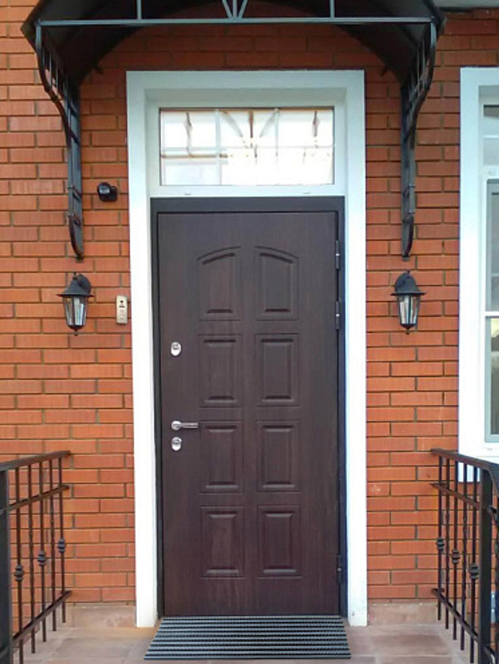 Входной коврик с грязеочищающей щеткой. Размер 50х70 см