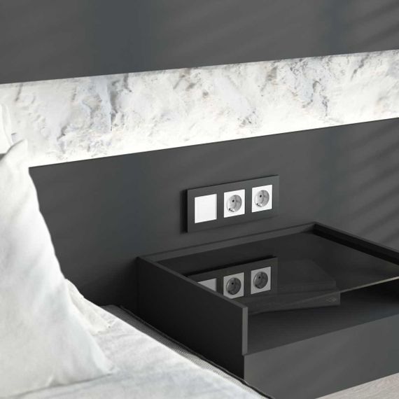 Рамка Werkel Senso на 3 поста черный, стекло soft-touch W0033108 4690389200434