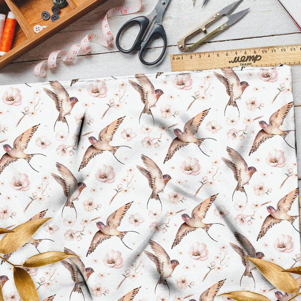 Ткань блэкаут ласточки с нежными цветами
