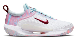 Женские Кроссовки теннисные Nike Zoom Court NXT - white/glacier blue/team orange/dark beetroot