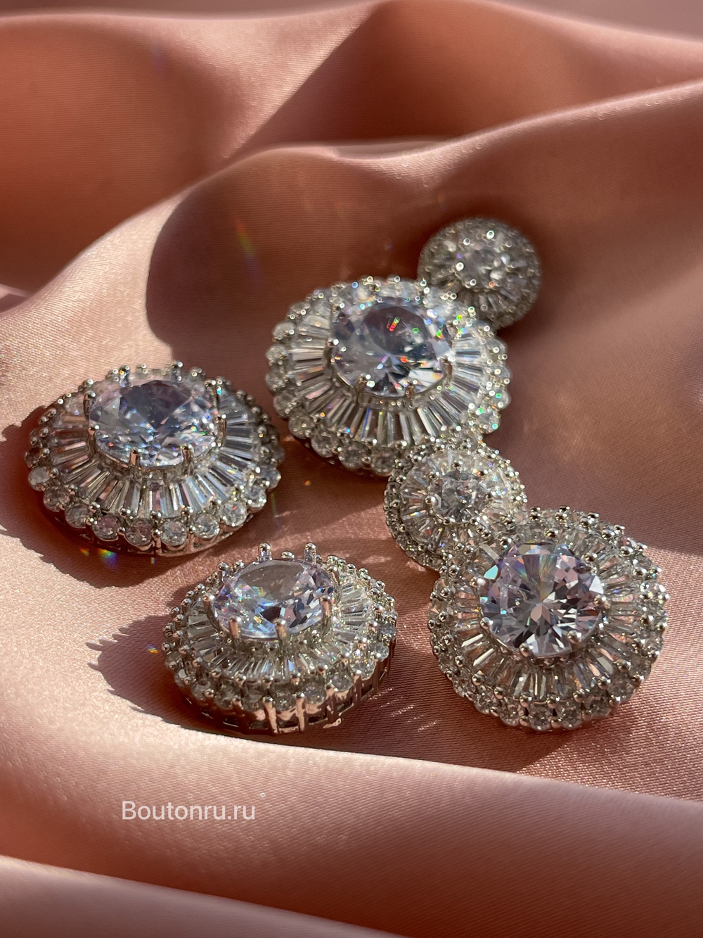 Пуговицы стразы серебро горный хрусталь