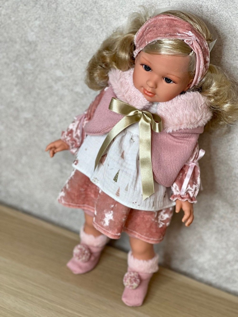 Кукла Llorens мягконабивная 40см Lucia (54044)