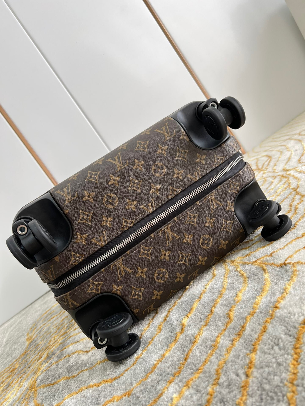 Louis Vuitton Horizon 55 Suitcase