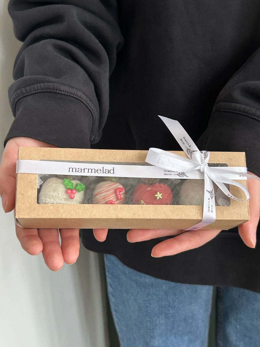 Клубника в шоколаде новогодний набор - 4 шт