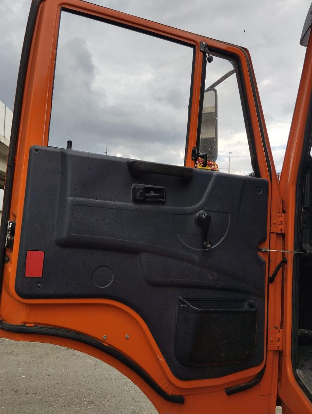 КамАЗ 6520 6x4 Самосвал 6520-3026012-53 (Дизельный, 11,7 л, 400 л.с., МТ)