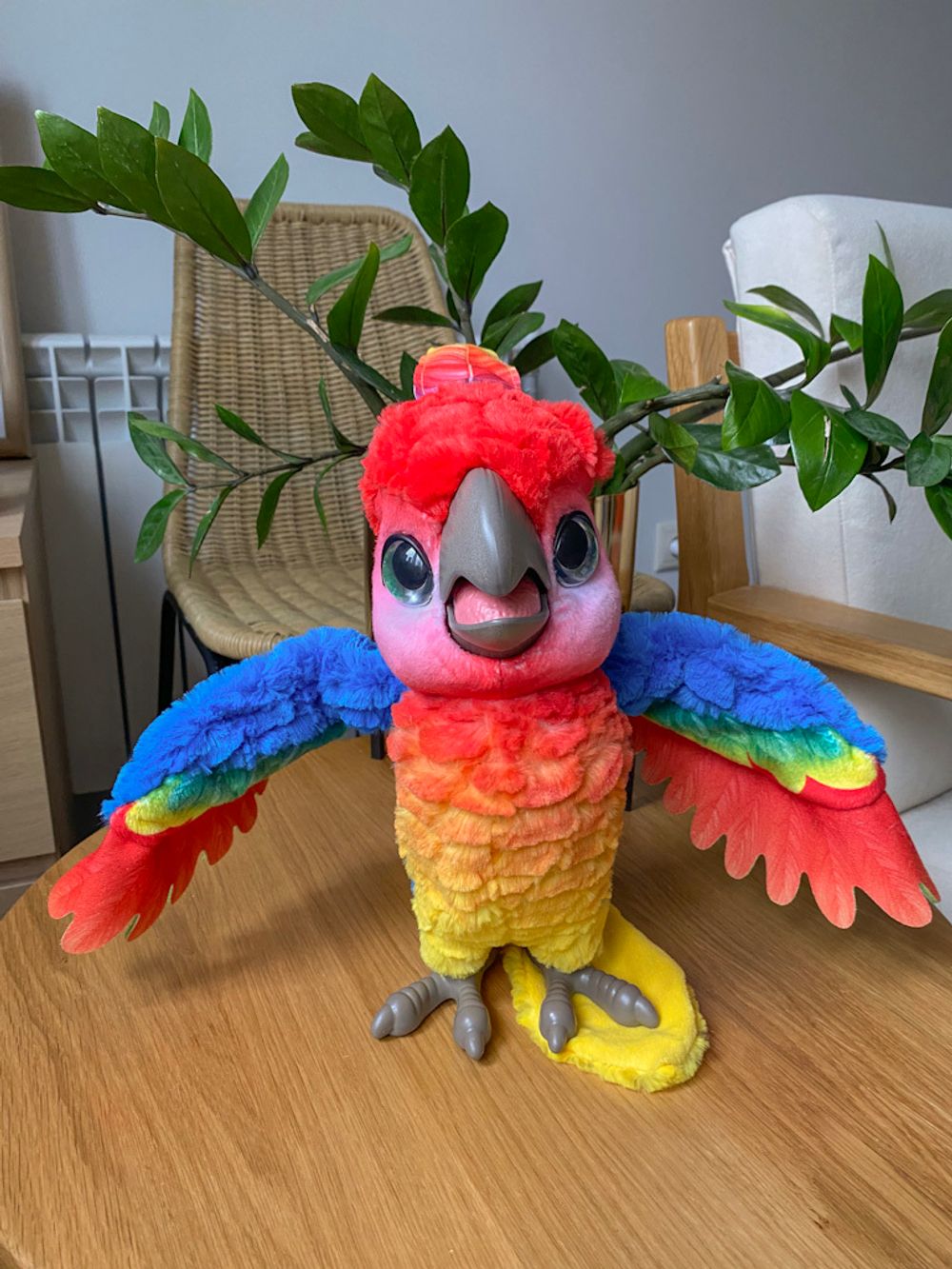 Говорящий попугай Fur Real