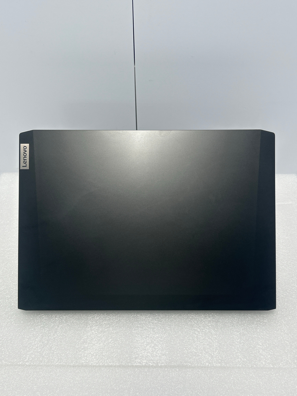 Ноутбук Lenovo IdeaPad Gaming 3 15ACH6 (82K201D1RK) 15.6"/AMD Ryzen 5 5600H/RAM 8GB/SSD 256GB/Nvidia RTX3050 4GB/1920*1080/IPS/DOS/Подсветка кл-ры: LED/Черный. Состояние: Уценка/царапины на матрице и корпусе