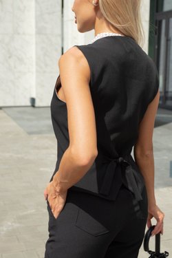 Жилет черный из вискозы