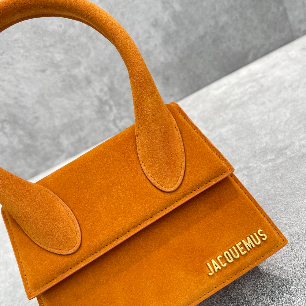 Jacquemus Le Chiquito Moyen 18 cm