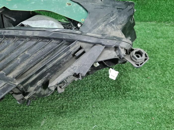 Битая Фара левая VW Touareg 3 (2018-2023) LED