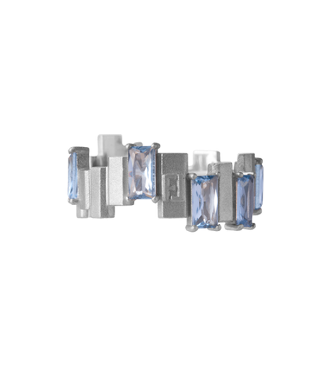 Кольцо асимметричное из серебра со вставками из выращенной шпинели