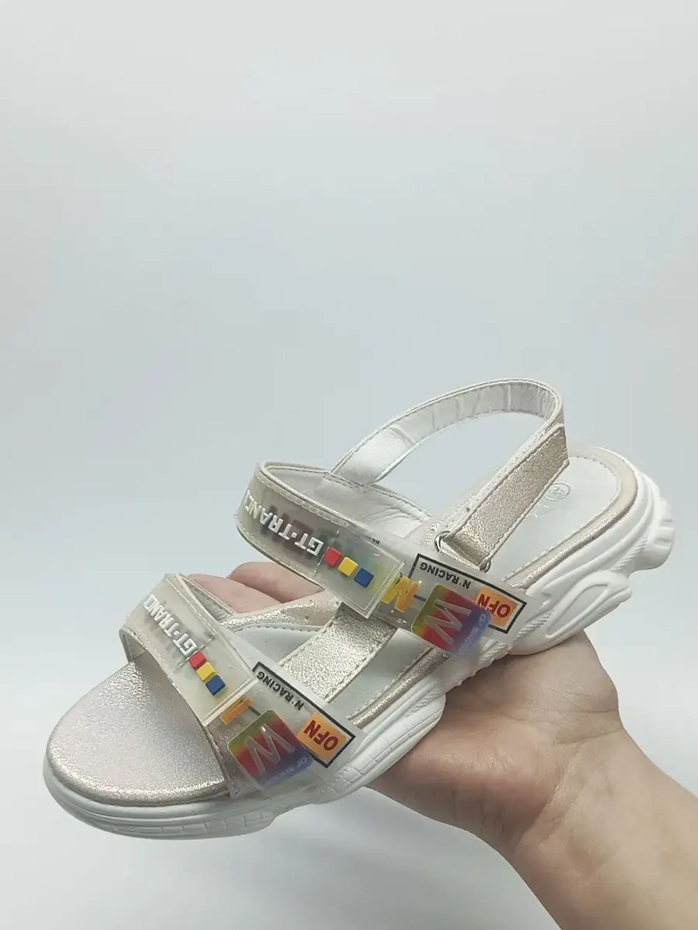 Босоножки «Mismatched shoes» (несовпадающая обувь)