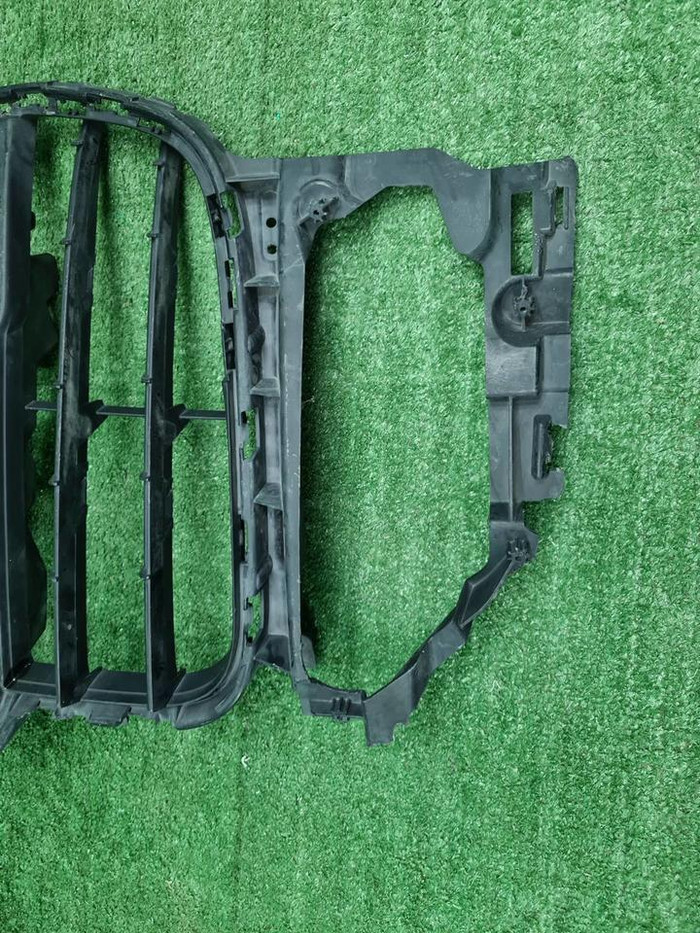 Решетка перед. бампера Porsche Cayenne 958 (14-18)