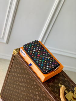 Louis Vuitton Zippy Wallet