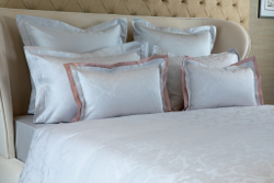 Постельное белье cемейное Сlaire Batiste Vienna Aleppo Square серый перламутр