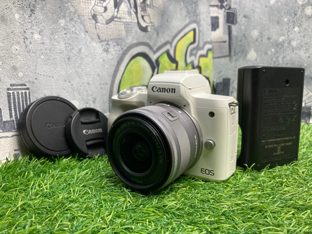 Canon EOS M50 Kit 15-45mm 3.5-6.3 IS STM