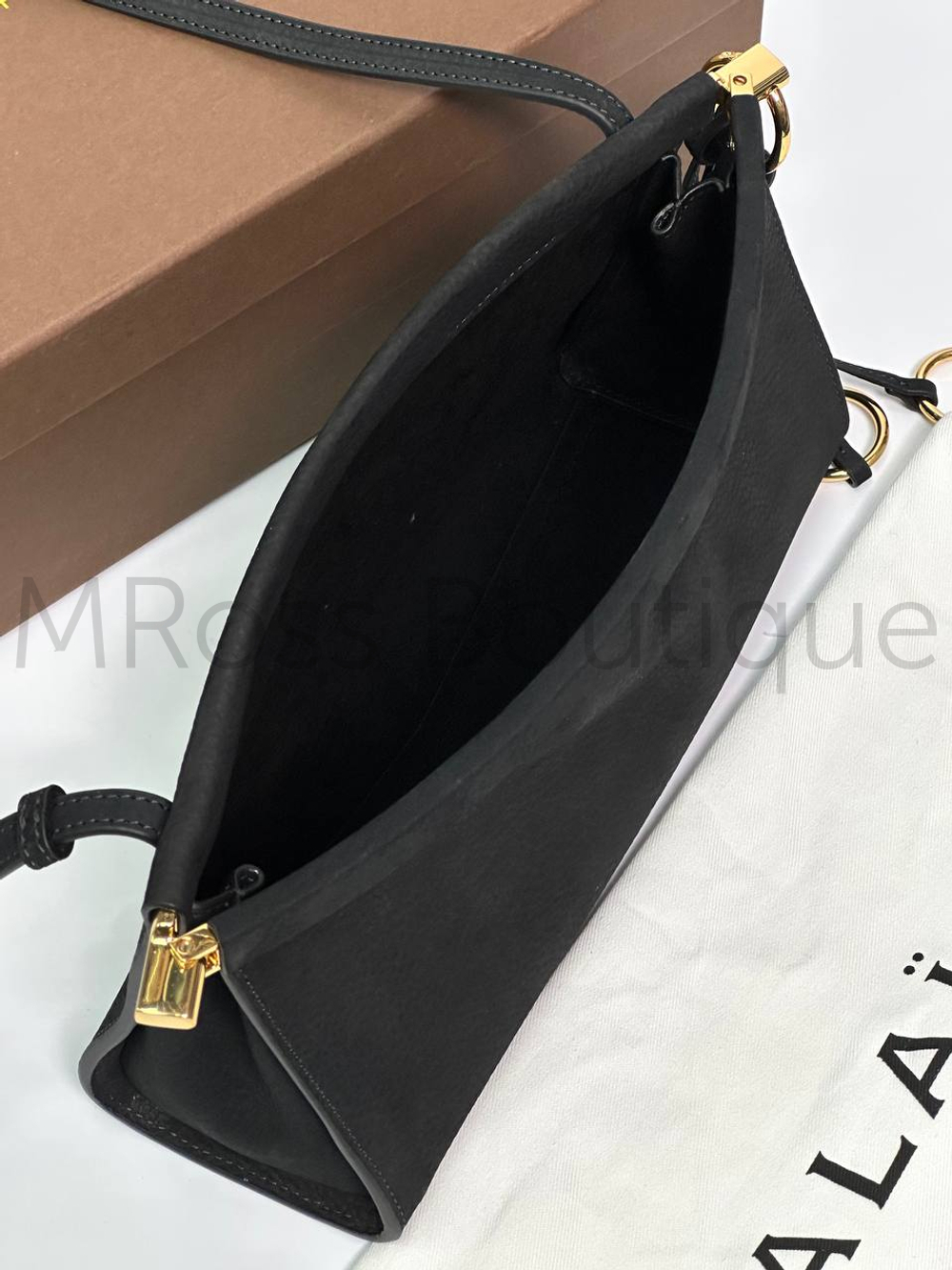 Женская сумка Alaia Le Click East West черного цвета замшевая