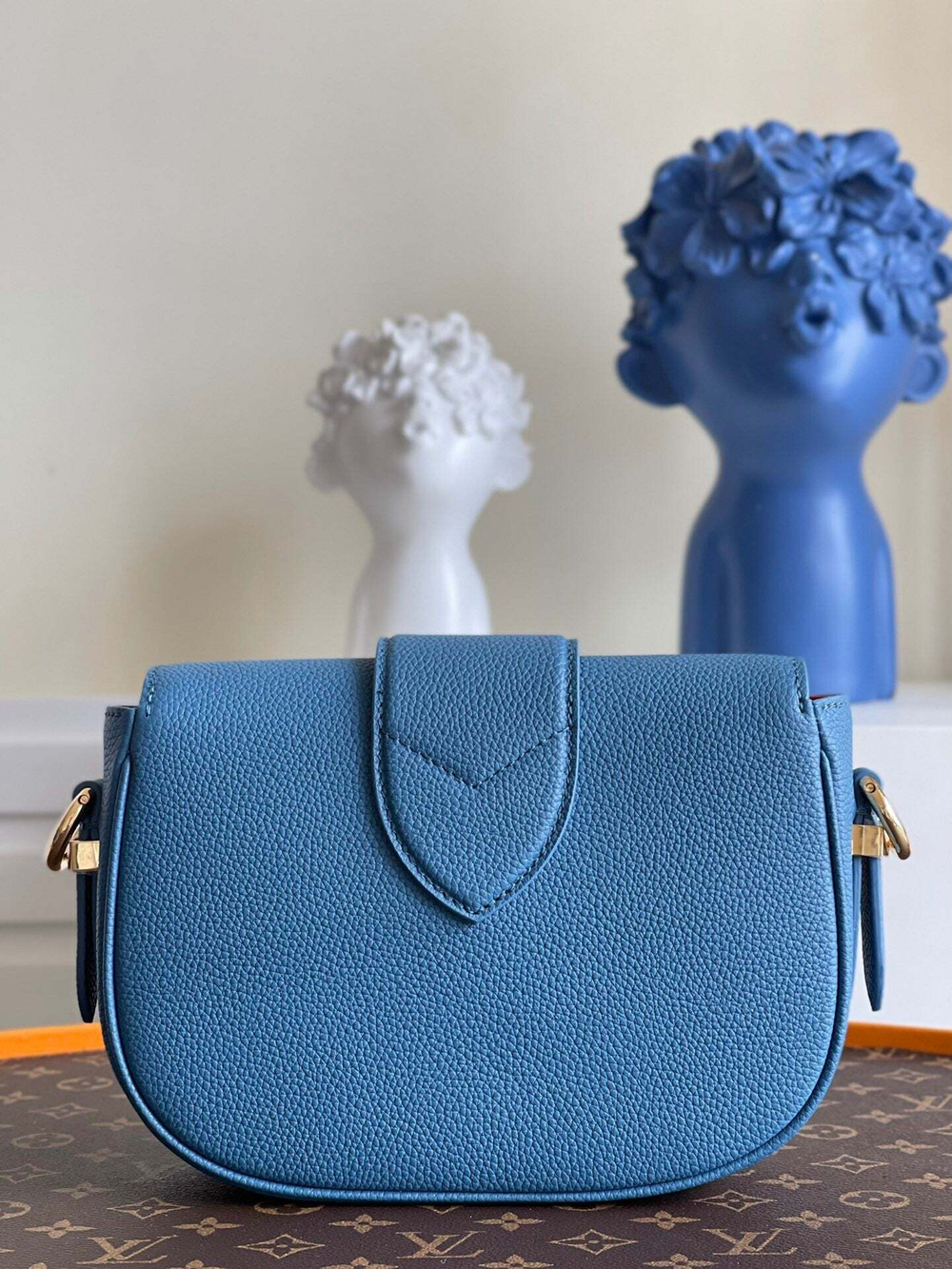 Louis Vuitton Pont 9 Soft PM