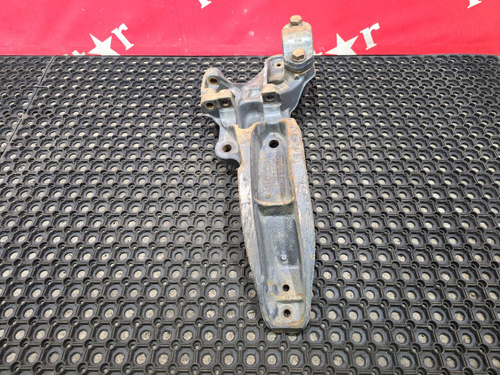 Кронштейн пневморессоры правый