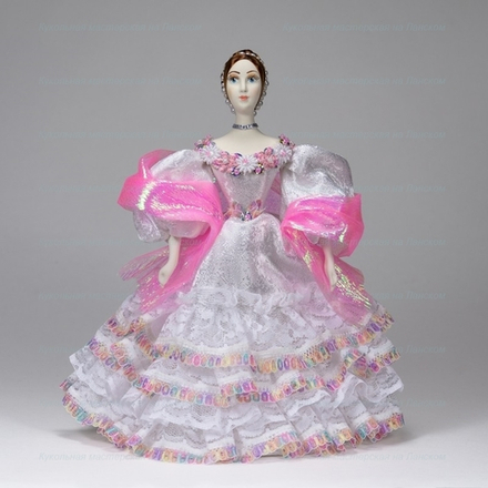 Сувенирная кукла в костюме невесты середины 19 века