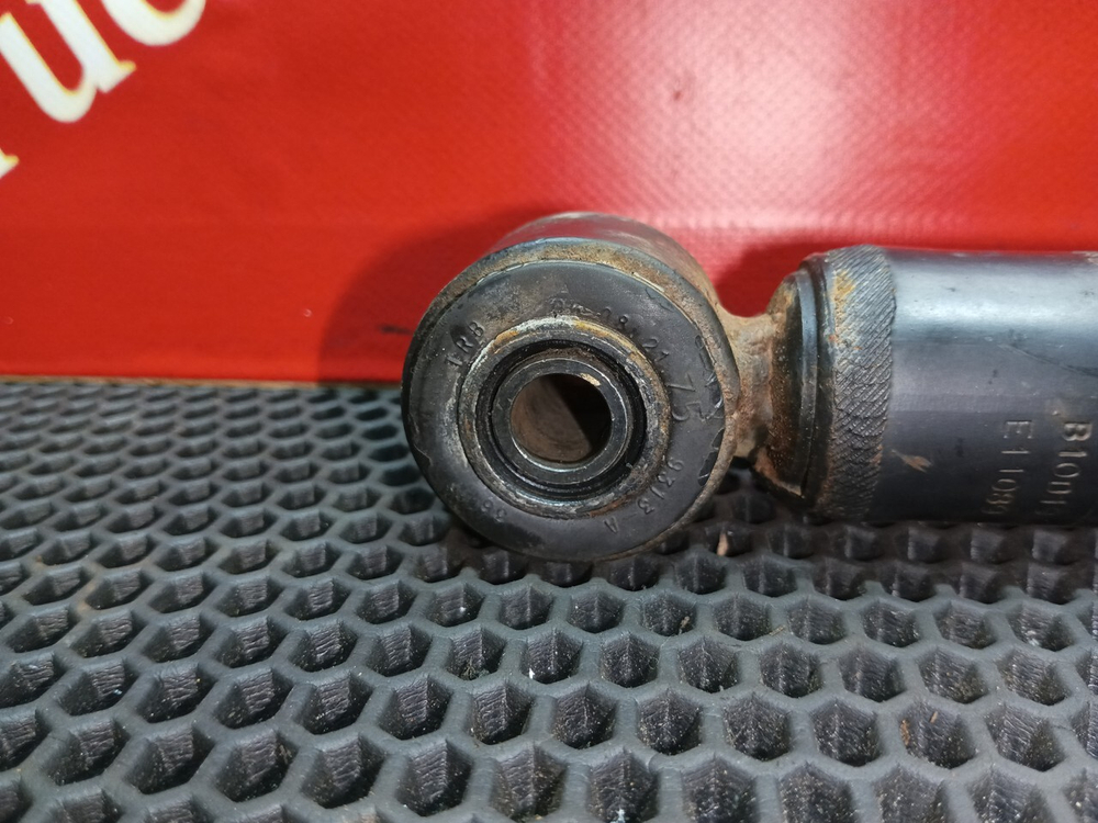 Амортизатор кабины