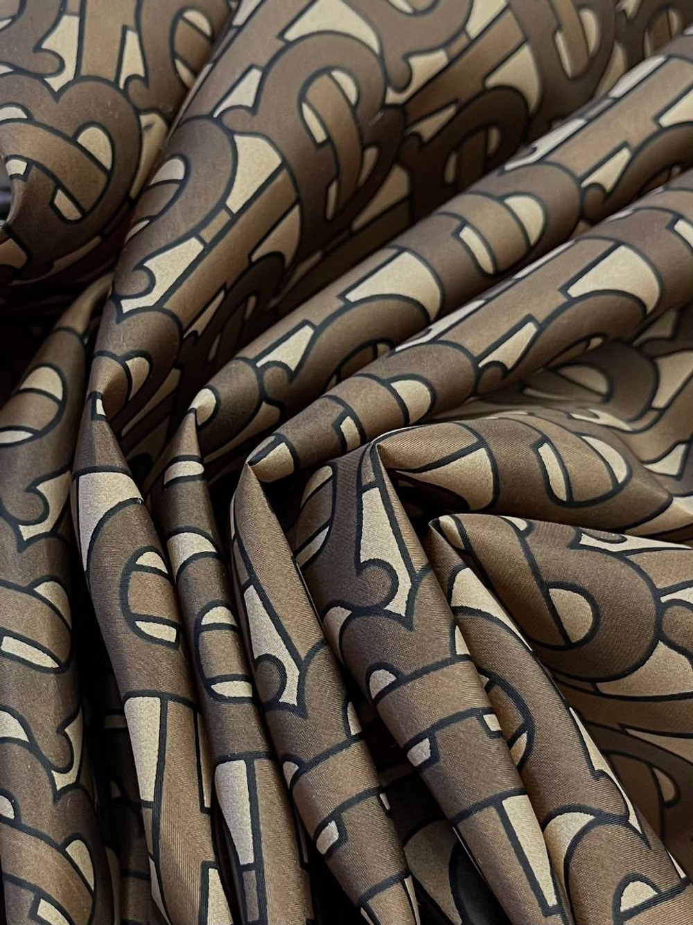 Курточно-плащевая ткань п/э Burberry коричневая с лого