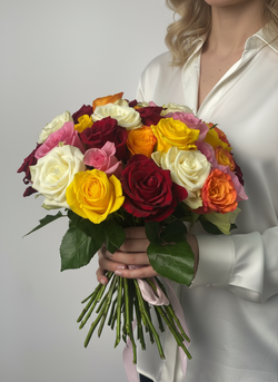 Букет из 25 роз микс