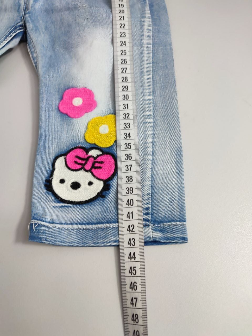 Джинсы модные на 2 года