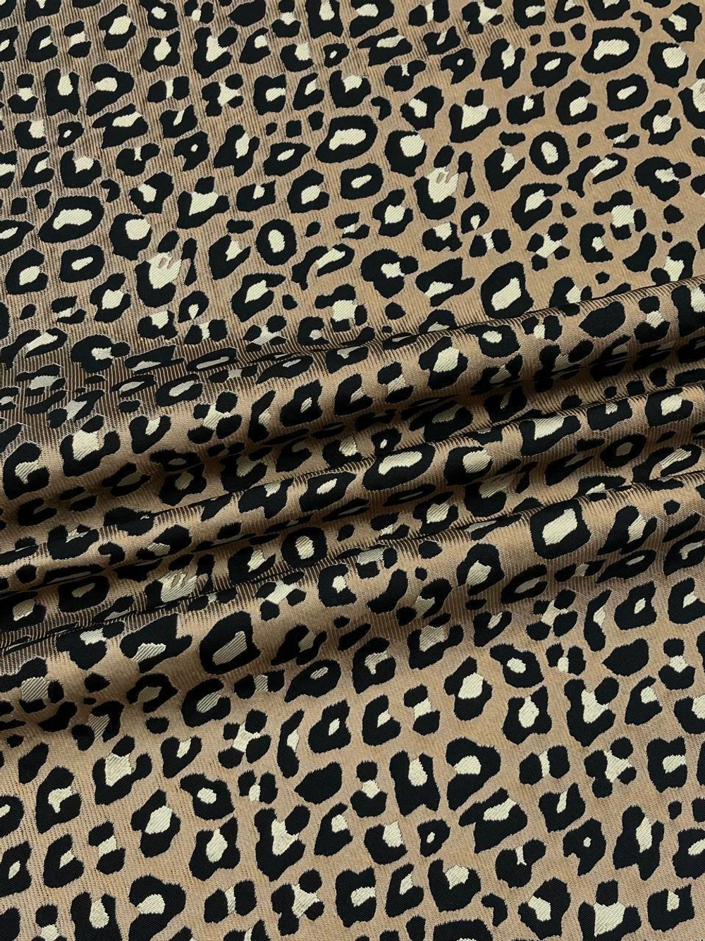 Жаккард п/э с ацетатом и люрексом Dolce&Gabbana коричневый с анималистичным принтом