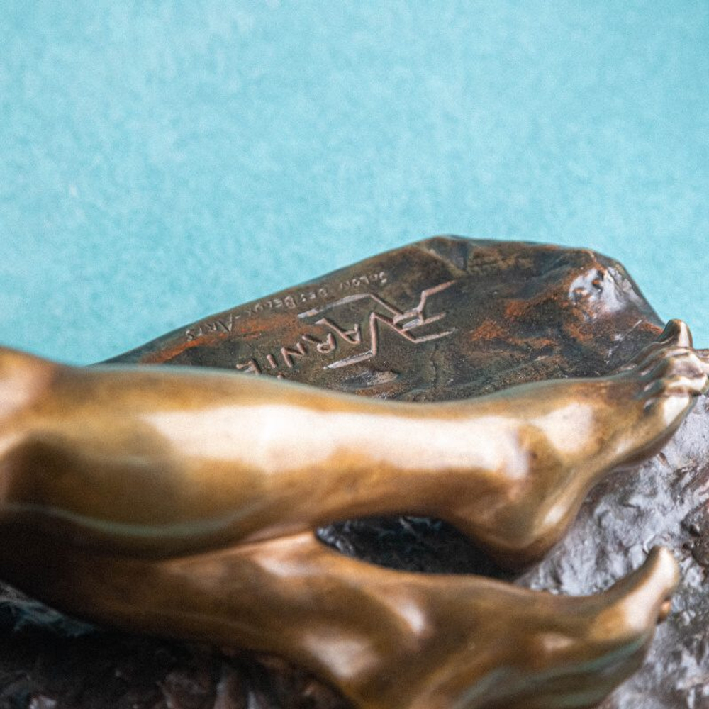 Кабинетная скульптура в стиле АРТ-ДЕКО «Девушка с птицами»