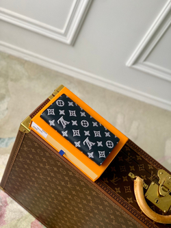 Louis Vuitton Brazza Wallet
