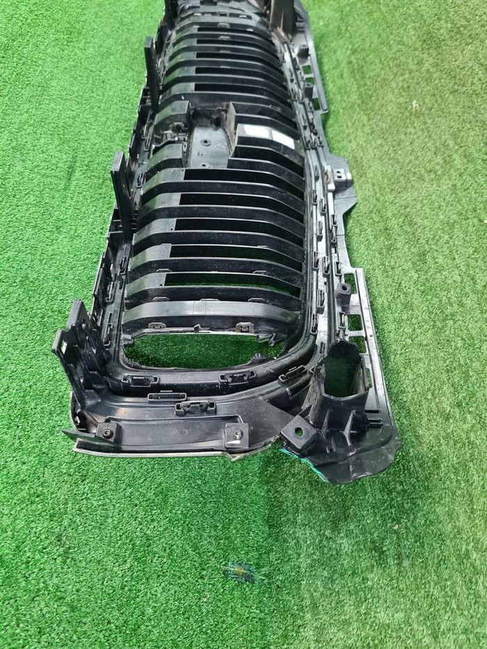 Решетка радиатора Geely Monjaro (2021-н.в.)