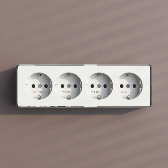 Розетка четверная с заземлением и шторками Gallant Werkel a071252