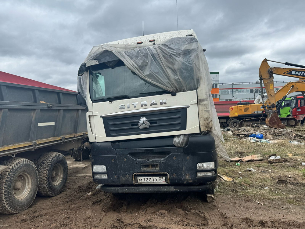 SITRAK C7H 6x4 Седельный тягач ZZ4256V364HE (Дизельный, 12,4 л, 540 л.с., МТ)