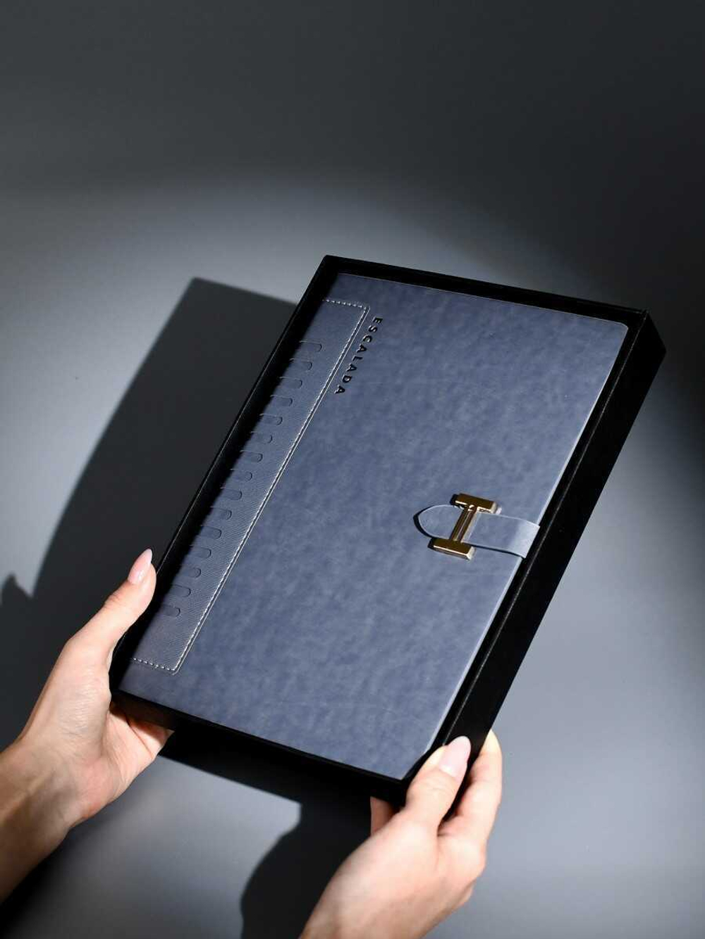 Ежедневник недатированный ESCALADA, А5+, 160 л., арт. 70579/ 10 ПРИСТИН СЕРЫЙ (кожзам: 175x245 мм, твёрдый переплёт, материал обложки: искусственная кожа "Пристин", искусственная кожа "Снейк"; способ крепления блока: ниткошвейный; декор: блинтовое ти