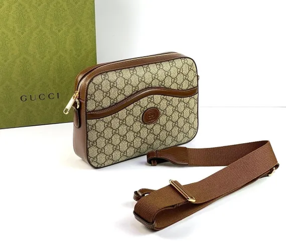 Сумка-мессенджер Gucci с переплетенными буквами G бежевый