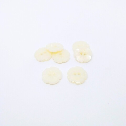 Пуговица №1172 "Цветок", пластик, 15мм, цв.молочный