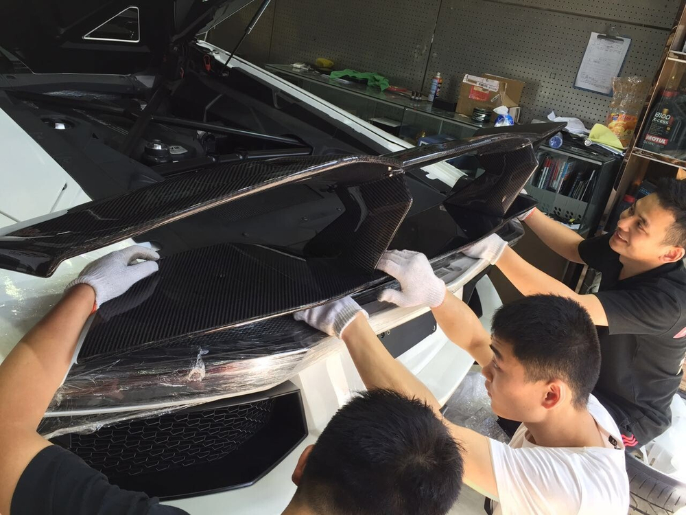 Карбоновый спойлер для Lamborghini Aventador LP700 Ламборгини