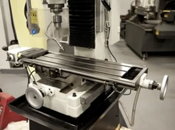 Широкоуниверсальный фрезерный станок STALEX MUF1600 Servo