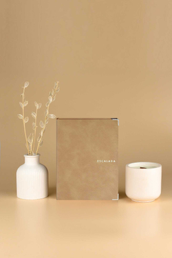 Ежедневник недатированный ESCALADA, А6+, 160 л., арт. 70687/ 20 АНРИ БЕЖЕВЫЙ (кожзам: 126х174 мм, интегральный переплёт, материал обложки: искусственная кожа "Анри"; способ крепления блока: ниткошвейный; декор: металлические уголки, тиснение фольгой;