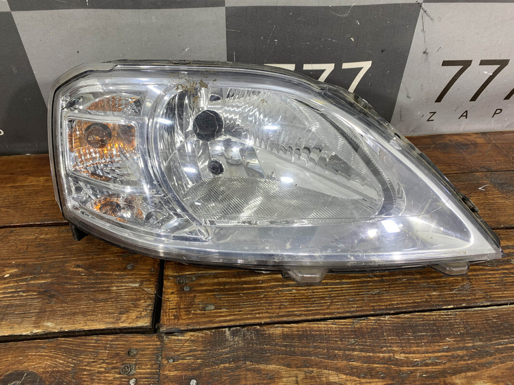 Фара правая Lada Largus 12-21 Б/У Оригинал 8200744754