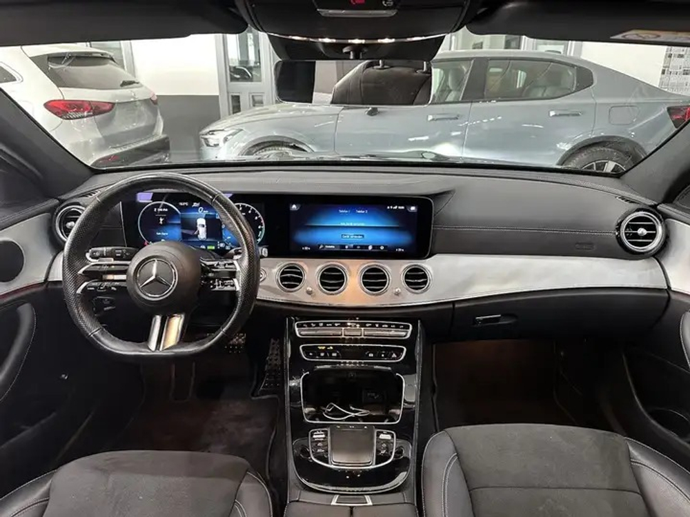 Mercedes-Benz E 230