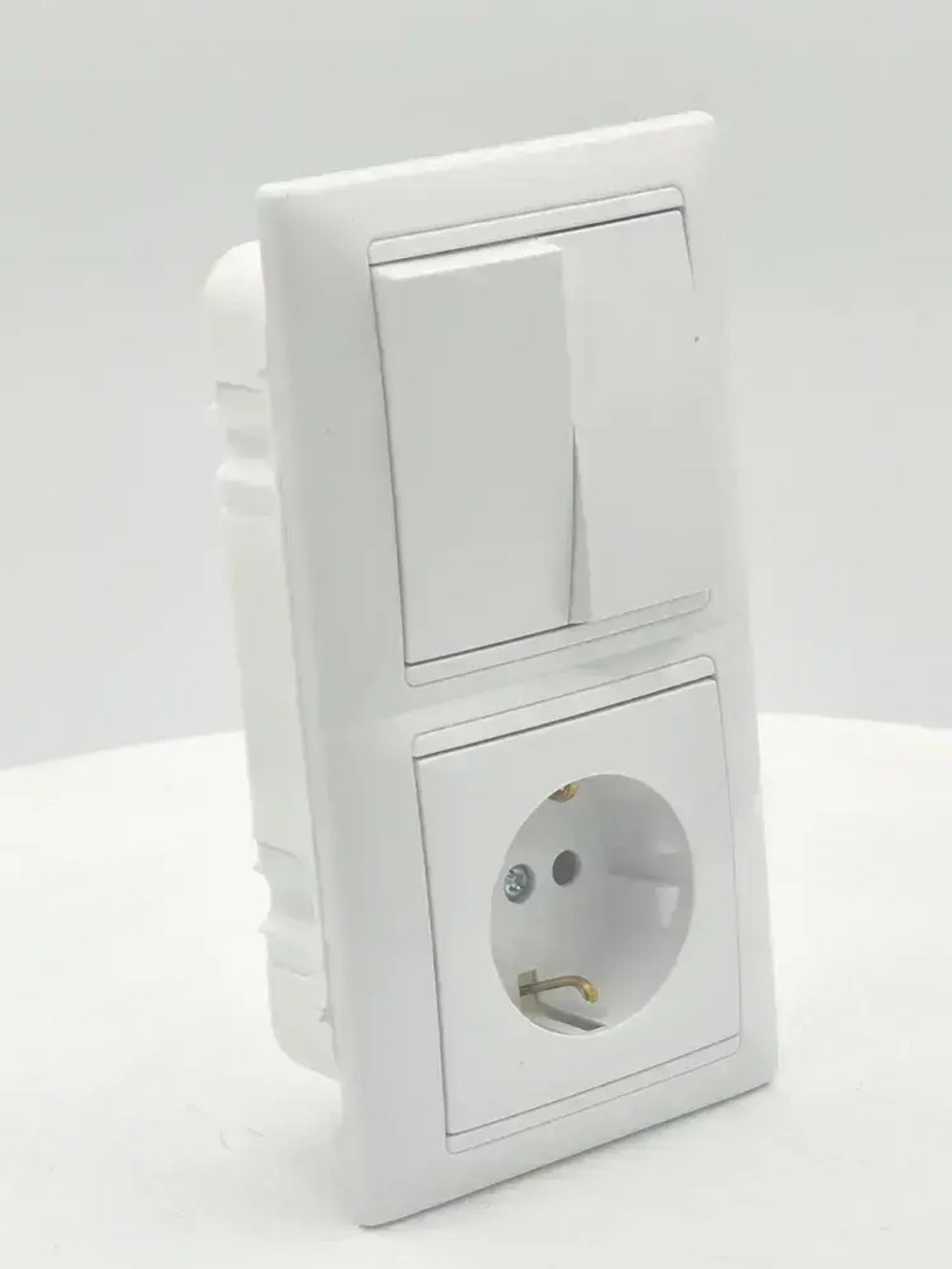 Блок Выключатель двухклавишный + розетка с заземлением скрытой установки BYLECTRICA СветоПрибор серия СТИЛЬ, белый, 2В-РЦ-693