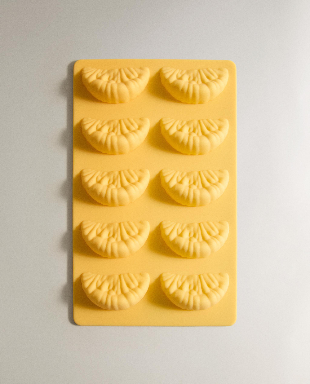 Zara Home Форма для льда силиконовая на 10 кубиков, фигурные ячейки